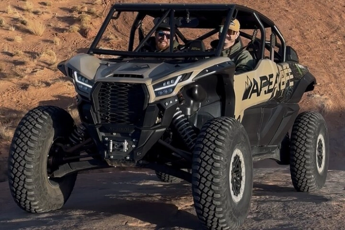 2.5 Hour Moab Hell's Revenge You Drive Off Road UTV Tour