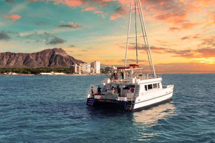 Waikiki Sunset Cruise from Oahu 