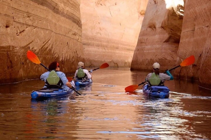 Antelope Canyon Hike and Lake Powell Kayak Tour