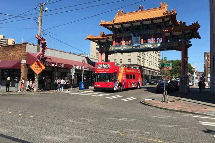 City Sightseeing Seattle Hop-On Hop-Off Bus Tour and Locks Cruise