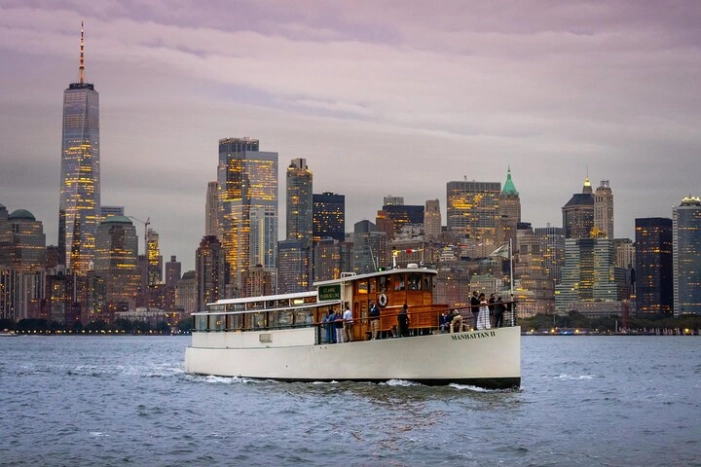 New York City Sunset Cruise on a Yacht 