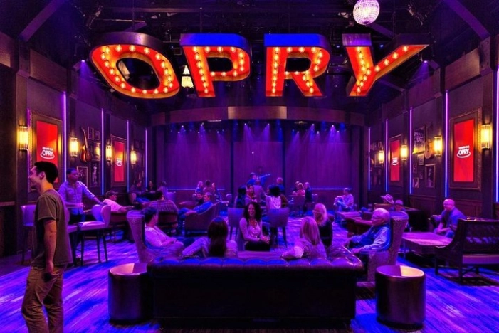 Grand Ole Opry VIP Experience: Admission with Lounge Access and Artist Visit