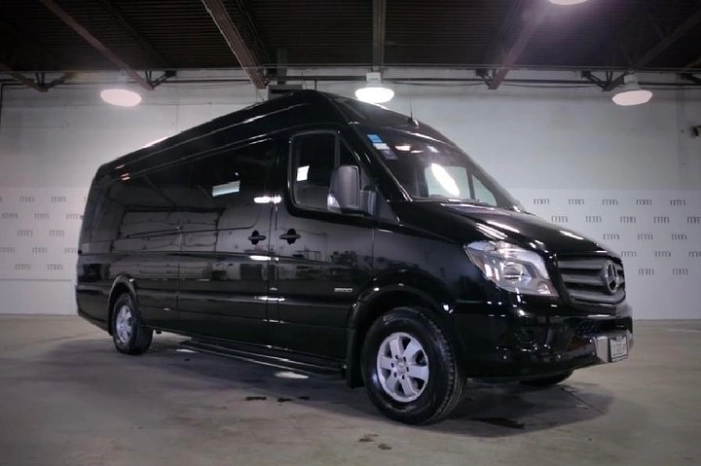 Private Chicagoland One-Way Transfer by Mercedes Sprinter 