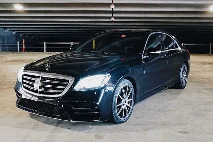 Nashville Round Trip Chauffeur Driven Transport by Executive Sedan