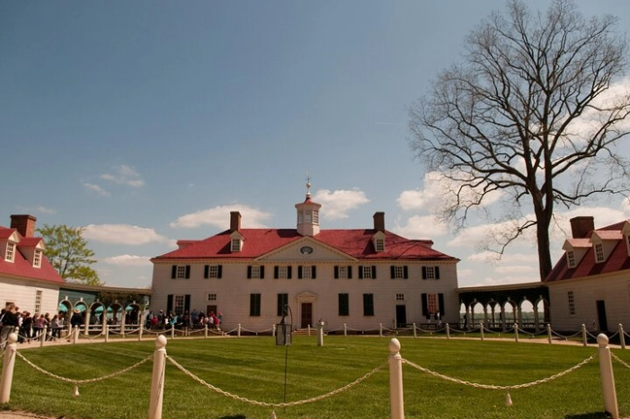 Mount Vernon Guided Walking and Bus Tour