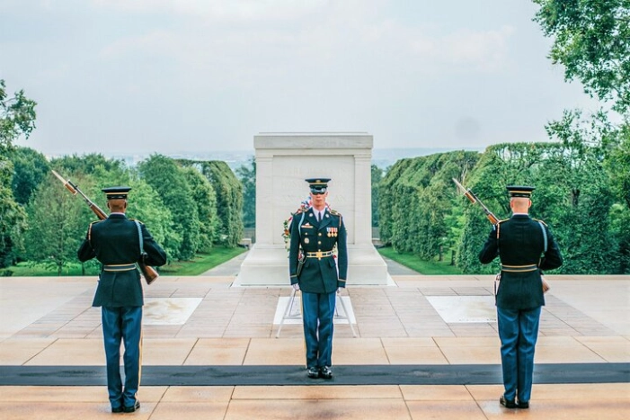 Guided Tour of Arlington Cemetery With Changing of the Guards