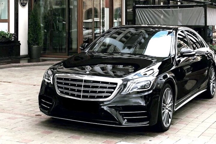 Arrival Private Transfer: Airport LAX to Los Angeles in Luxury Car