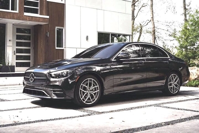 Private Transfer: Airport LAS to Las Vegas By Business Car