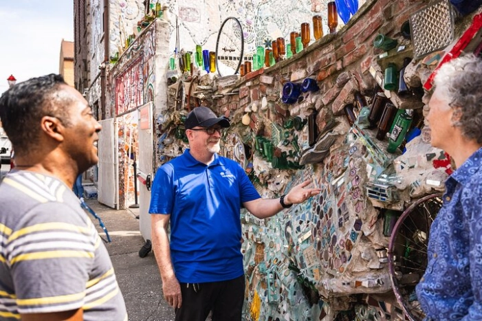 Philadelphia Murals and Street Art Tour with Magic Gardens