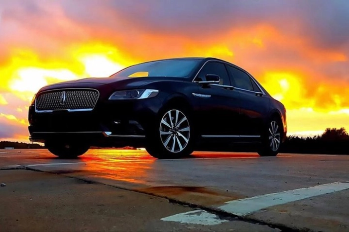 Curbside Sedan Transfer from O`Hare Airport to Downtown Chicago